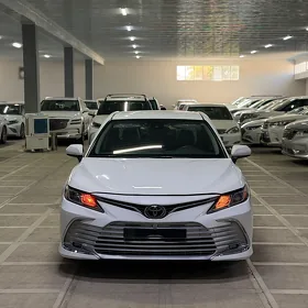 Toyota Camry 2022