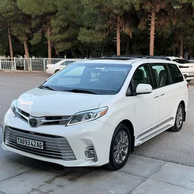 Toyota Sienna 2018