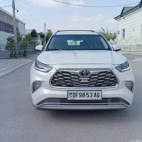 Toyota Highlander 2021