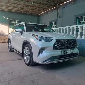 Toyota Highlander 2020