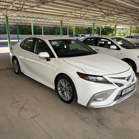 Toyota Camry 2021