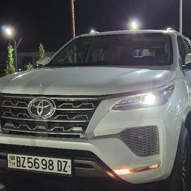 Toyota Fortuner 2023