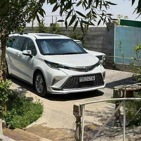 Toyota Sienna 2022