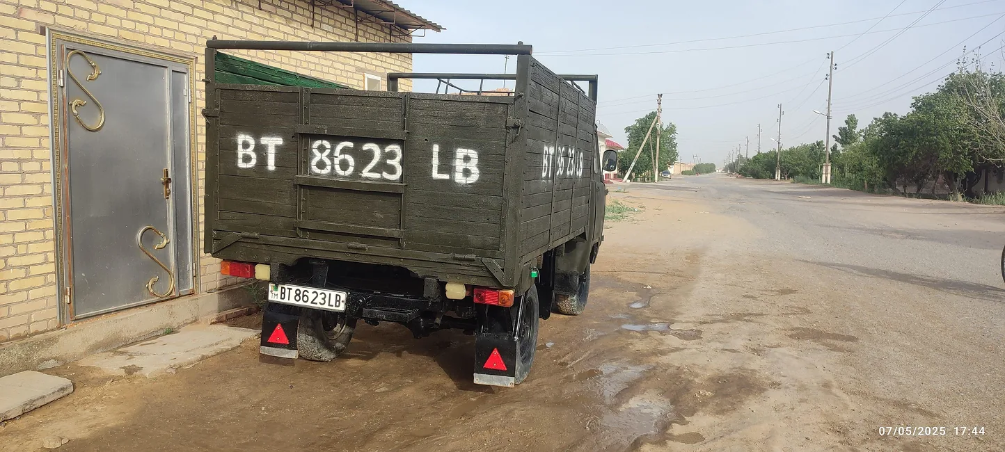 UAZ 452 1983 - 1