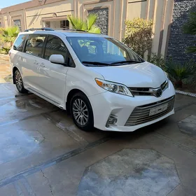 Toyota Sienna 2018