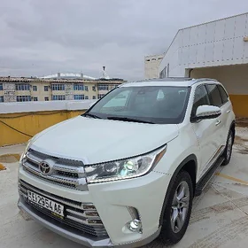 Toyota Highlander 2018
