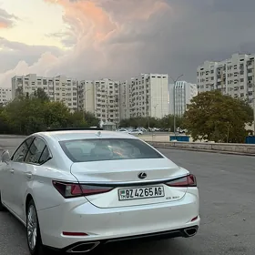 Lexus ES 350 2020