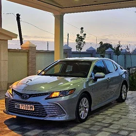Toyota Camry 2021