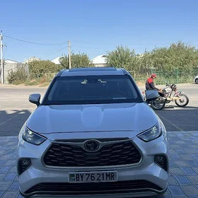 Toyota Highlander 2022