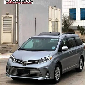 Toyota Sienna 2017