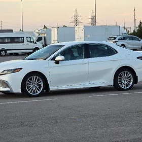 Toyota Camry 2021