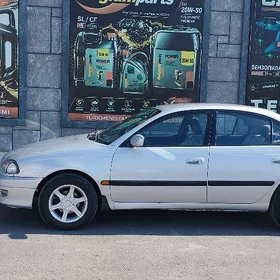 Toyota Avensis 1998