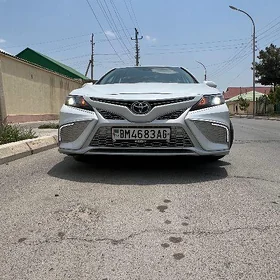 Toyota Camry 2021