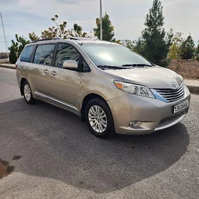 Toyota Sienna 2015