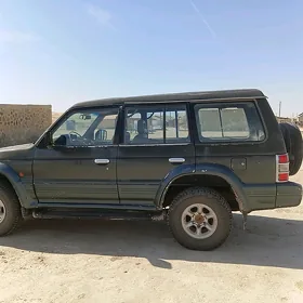 Mitsubishi Montero 1995