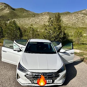 Hyundai Elantra 2020