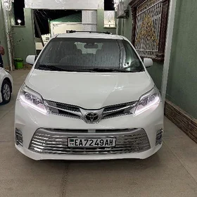 Toyota Sienna 2018