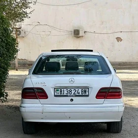 Mercedes-Benz E320 2000