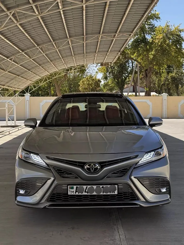 Toyota Camry 2021 - 1