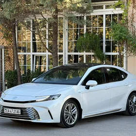 Toyota Camry 2025