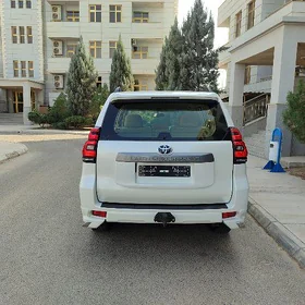 Toyota Land Cruiser Prado 2023