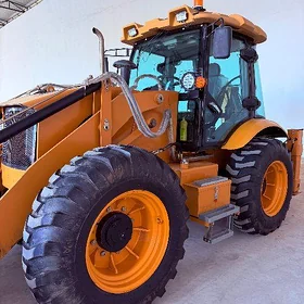 JCB 4CX ECO 2025