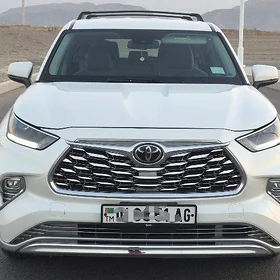 Toyota Highlander 2021