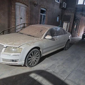 Audi A8 2004