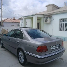 BMW E39 2000