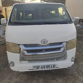 Toyota Hiace 2005