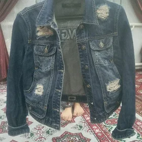 jynsy kastyum