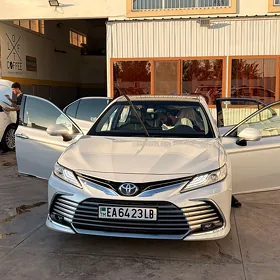 Toyota Camry 2024