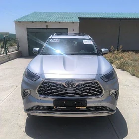 Toyota Highlander 2022