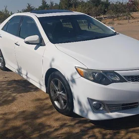 Toyota Camry 2013