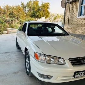Toyota Camry 2001