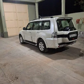 Mitsubishi Pajero 2021