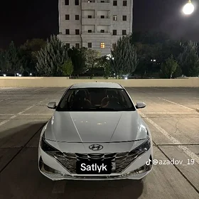 Hyundai Elantra 2022