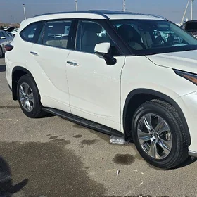 Toyota Highlander 2021