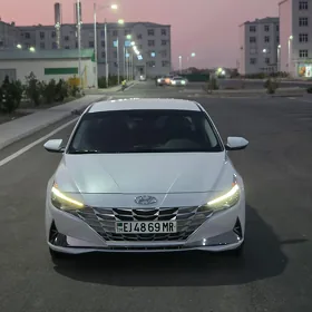 Hyundai Elantra 2022