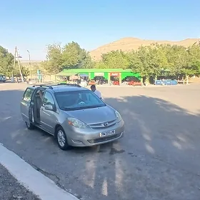 Toyota Sienna 2009