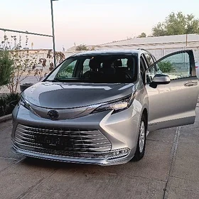 Toyota Sienna 2021