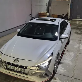 Hyundai Elantra 2023