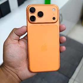 iPhone 17 pro max Orange