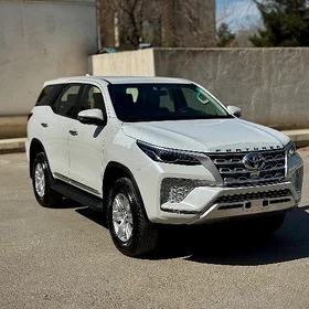 Toyota Fortuner 2024