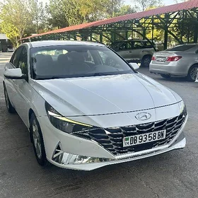 Hyundai Elantra 2023