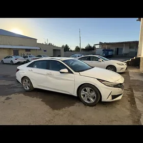 Hyundai Elantra 2023
