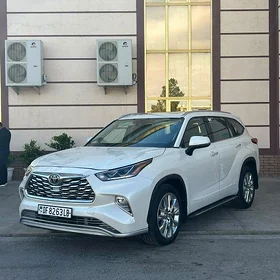 Toyota Highlander 2021