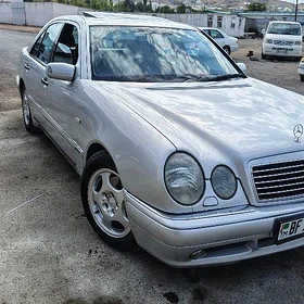 Mercedes-Benz E320 1999