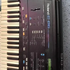 Roland E 86