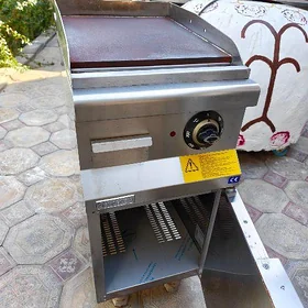 Satlyk izgara işläp dur
